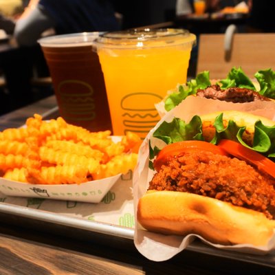 SHAKE SHACK 梅田阪神店（シェイクシャック）