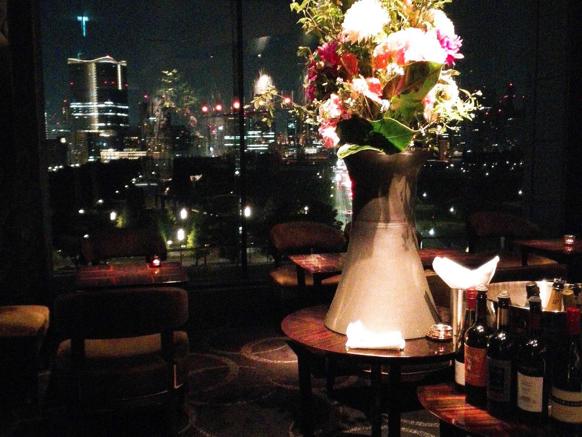 パレスホテル東京のラウンジで優雅なひと時「ラウンジバープリヴェ」