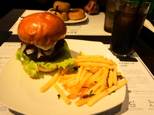 ダグズ・バーガー 博多駅店