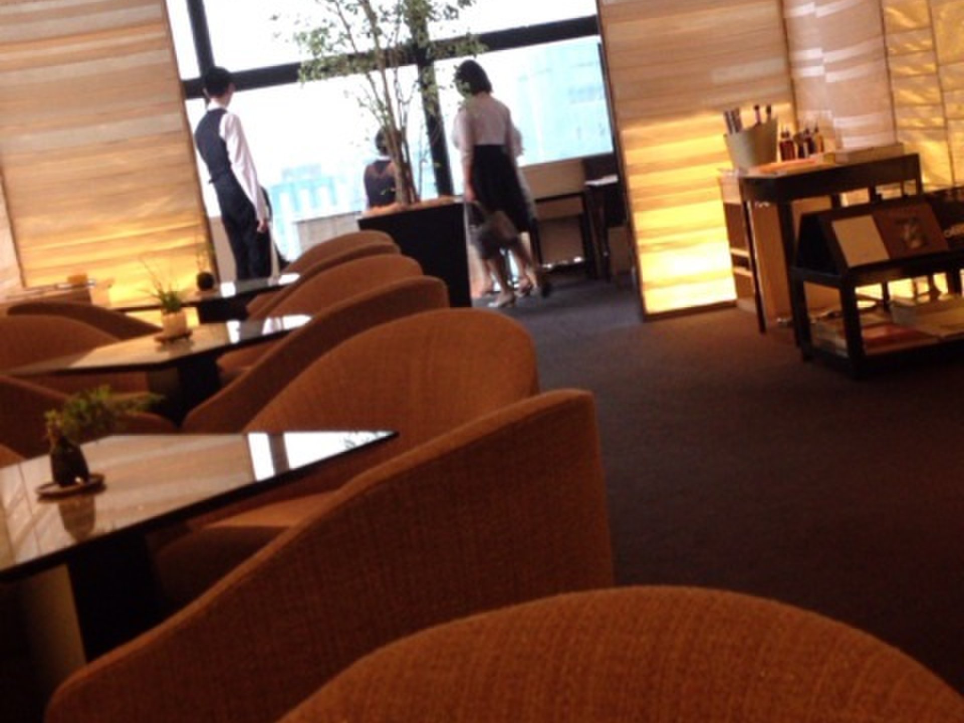 シャネル銀座ビルの最上階にあるフレンチレストラン「ベージュ アラン・デュカス東京」