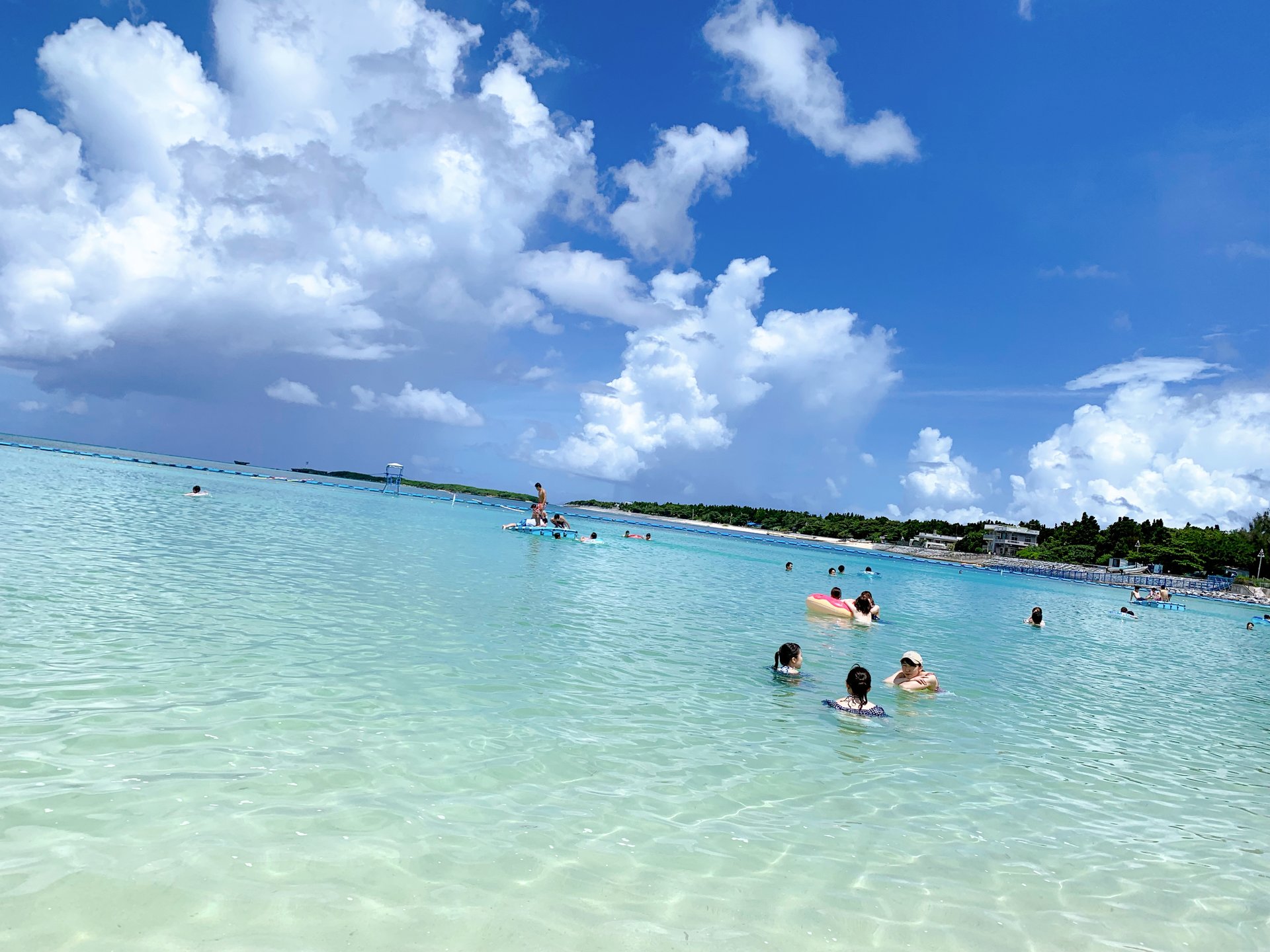 沖縄イチの透明度！「エメラルドビーチ」で心と体をリフレッシュ