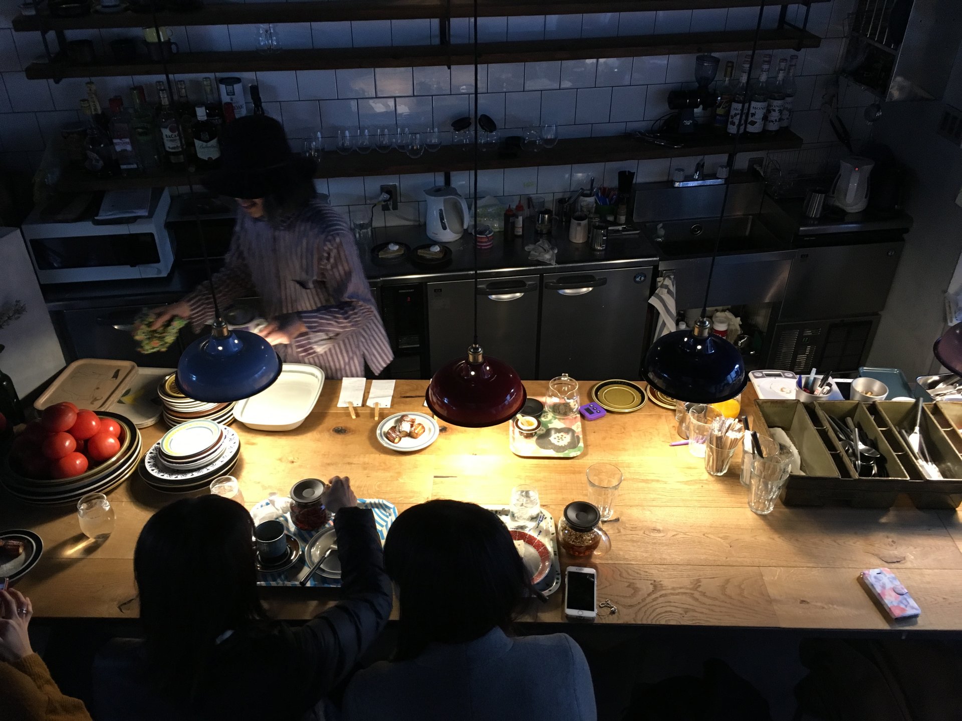 【北浜・夜カフェ】古ビル丸々一棟リノベーションしたレトロなカフェが素敵すぎる！