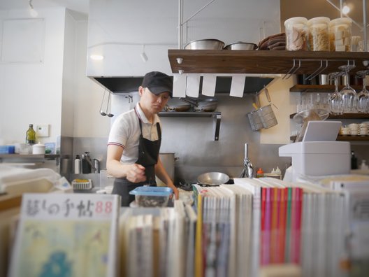 こまつや（パスタと自然派ワインのお店）