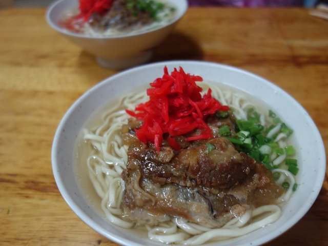 絶対食べたい沖縄県民おすすめそばランチ14選 スープ 麺大分析 Playlife プレイライフ