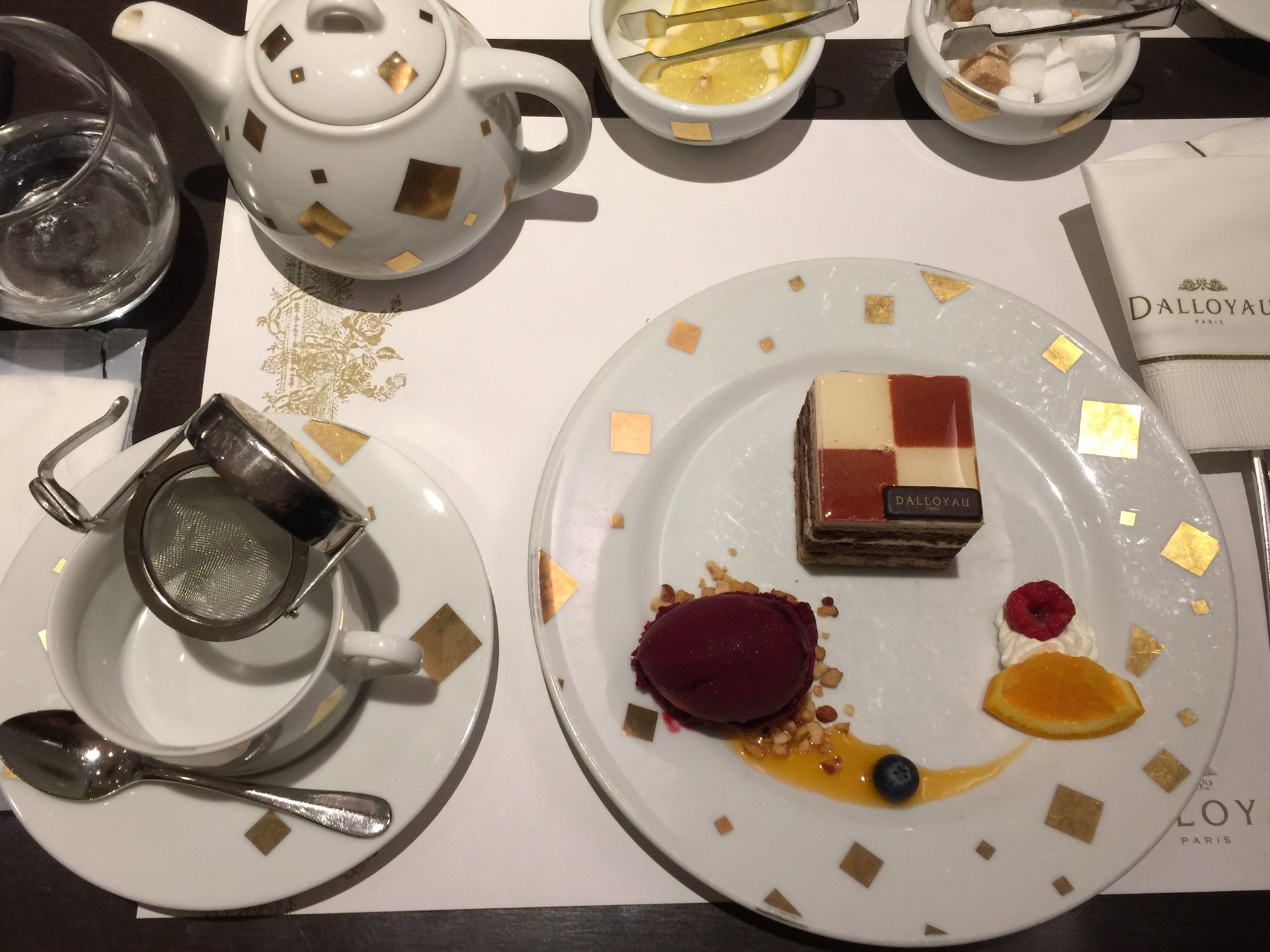 銀座食べログ3.5以上『ダロワイヨ』パリのスイーツを味わえるカフェで女子会！