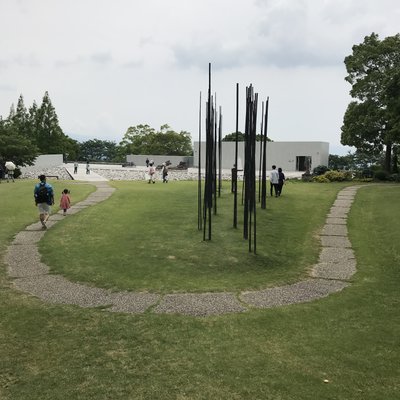 ヴァンジ彫刻庭園美術館