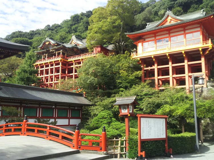 日本三大稲荷 佐賀県鹿島市より祐徳稲荷神社をお詣りするプラン 四季折々の風景を楽しむ旅 Playlife プレイライフ