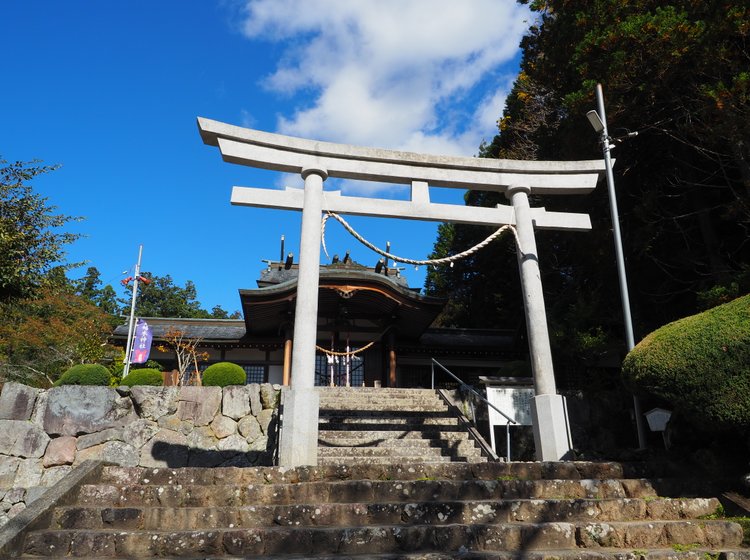 子宝に恵まれたい方必見 山梨の山奥にある 夫婦木神社 のご神木のご利益がすごい Playlife プレイライフ