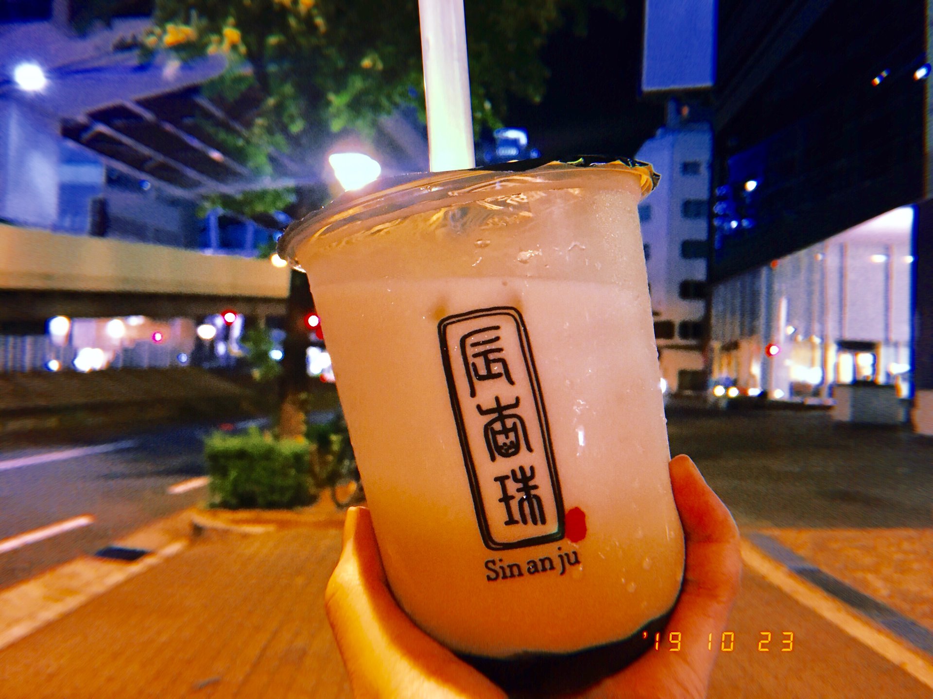 心斎橋で人気の黒糖バブルミルク「辰杏珠（シンアンジュ）」が梅田フードホールで飲めるようになったよ！