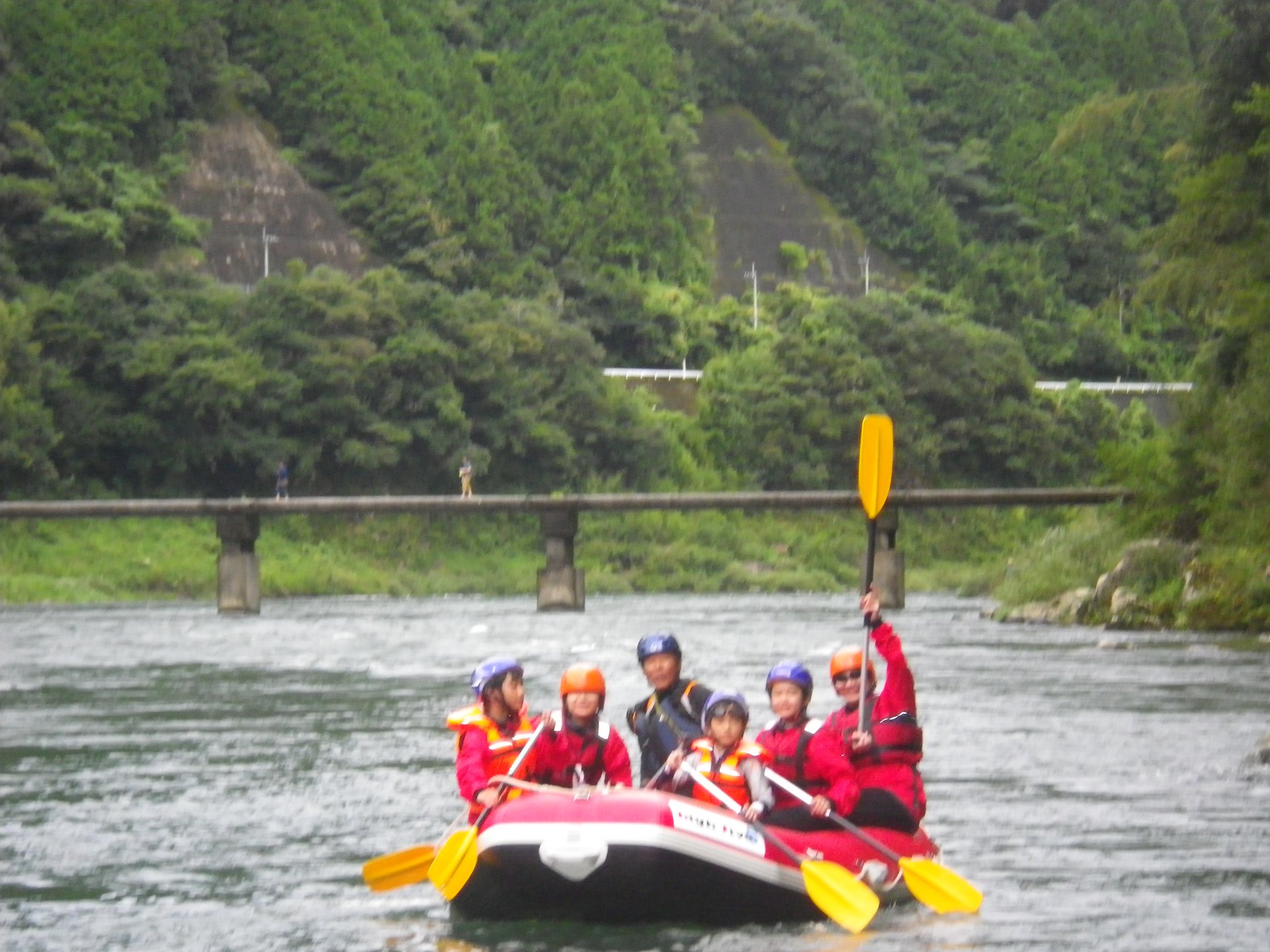 水質日本一！高知県【仁淀川】でアクティブに観光しよう♪自然と遊ぶラフティング、カヌー、バーベキュー！