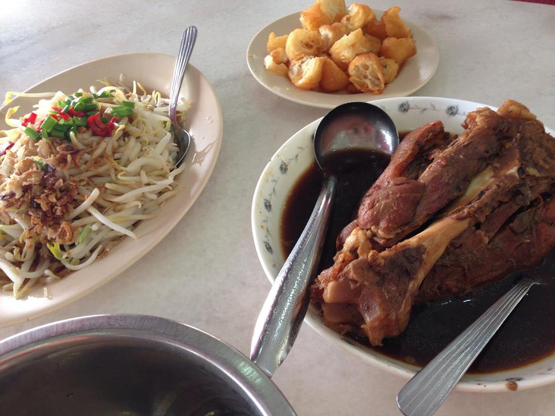 【マレーシア在住が教える】肉をモリモリ食べよう！人気の肉骨茶（バクテー）発祥の地クランで食べ歩き