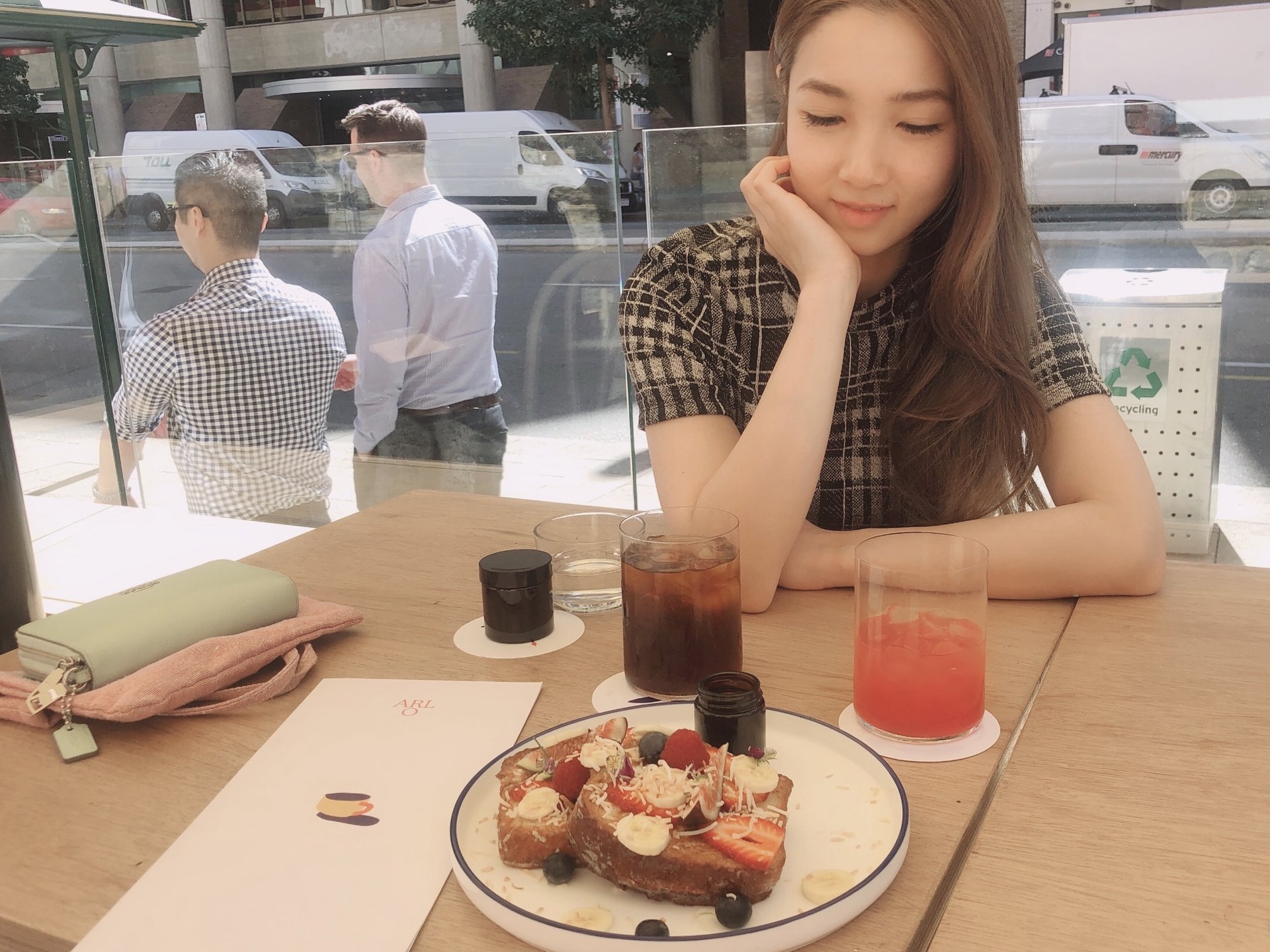 エディブルフラワーを使ったフレンチトースト♡「ARLO」パースおすすめカフェ