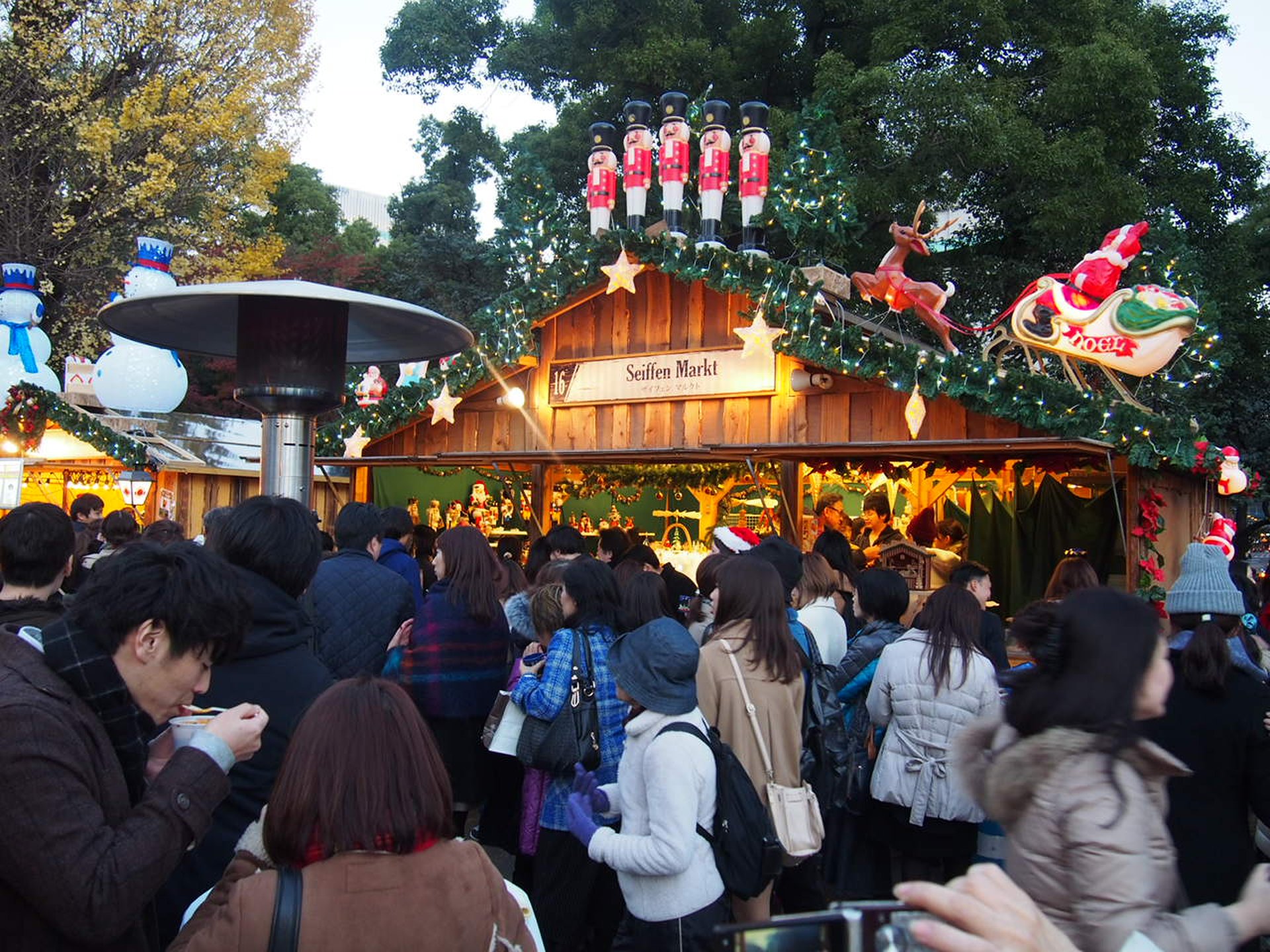 クリスマスマーケット in 日比谷公園 デートにおすすめ♡メルヘンな公園でクリスマスを味わおう！