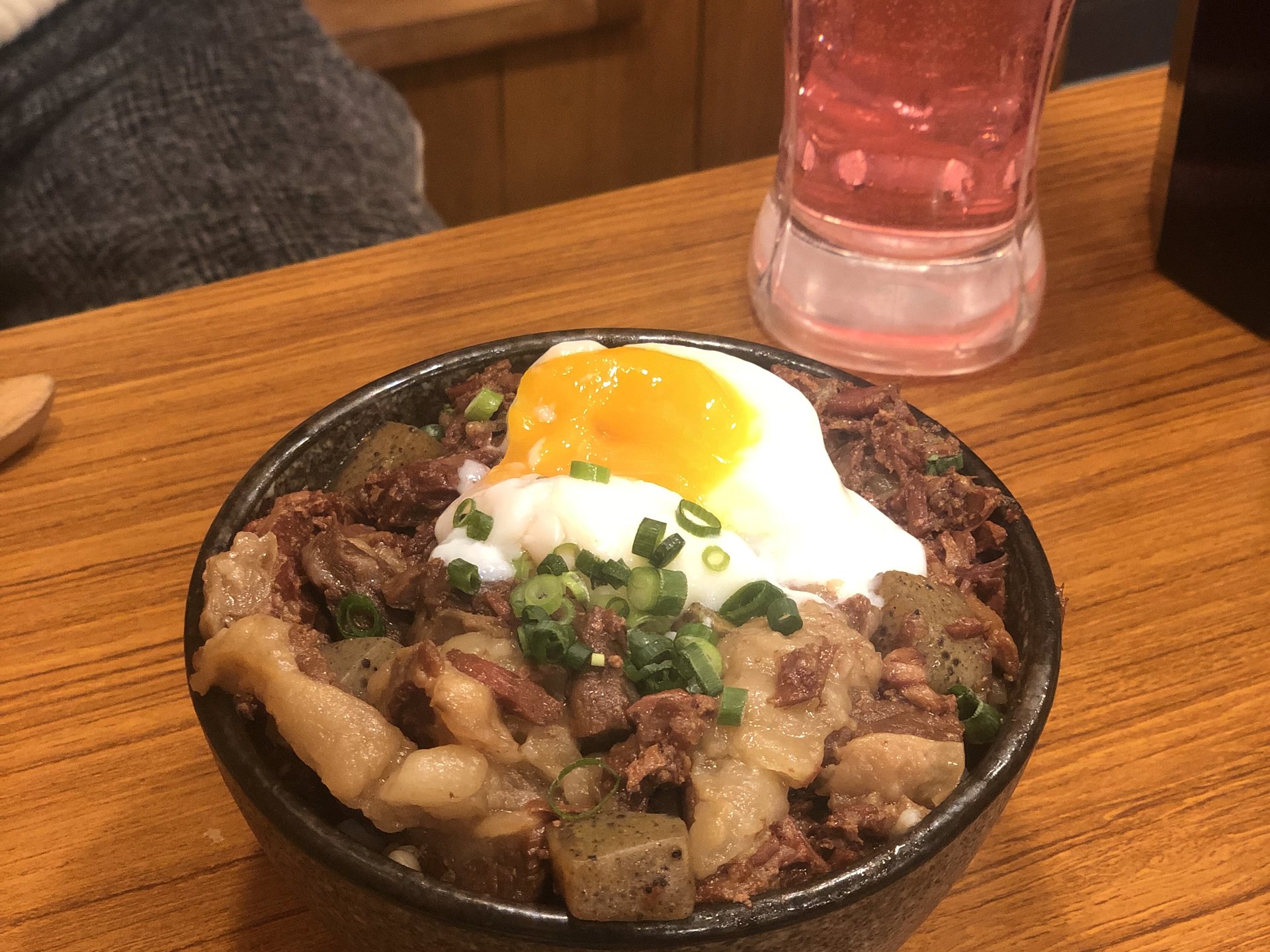 浅草夜景を楽しんだ後は牛すじ飯が美味い‼︎浅草「ととや」で女子会ナイト♡