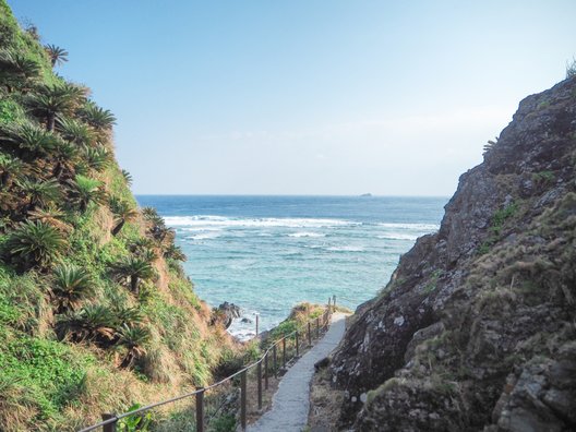 奄美大島 笠利崎灯台 が絶景 映えスポットすぎる ドライブデートしながら最北端を目指せ Playlife プレイライフ