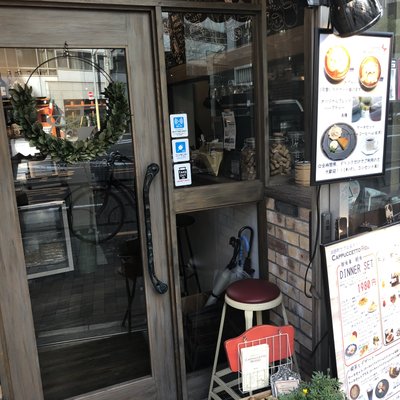 淡路町カフェ カプチェットロッソ