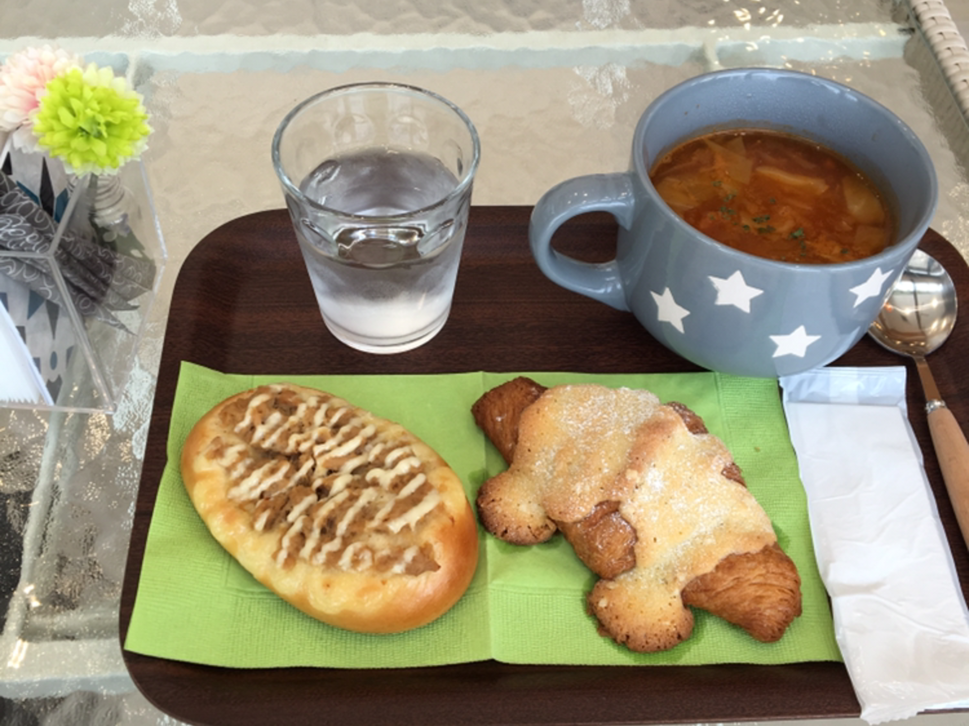 こだわり無添加パンのホッとするカフェ併設のパン屋さん【〜M〜 CAFE】