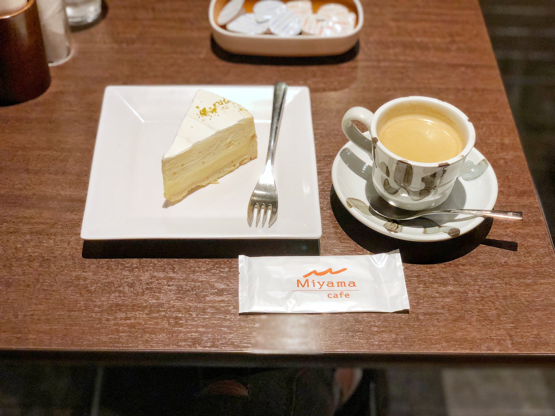 夜カフェするなら！目黒駅周辺おすすめカフェ♡『ミヤマカフェ』喫煙可・電源有