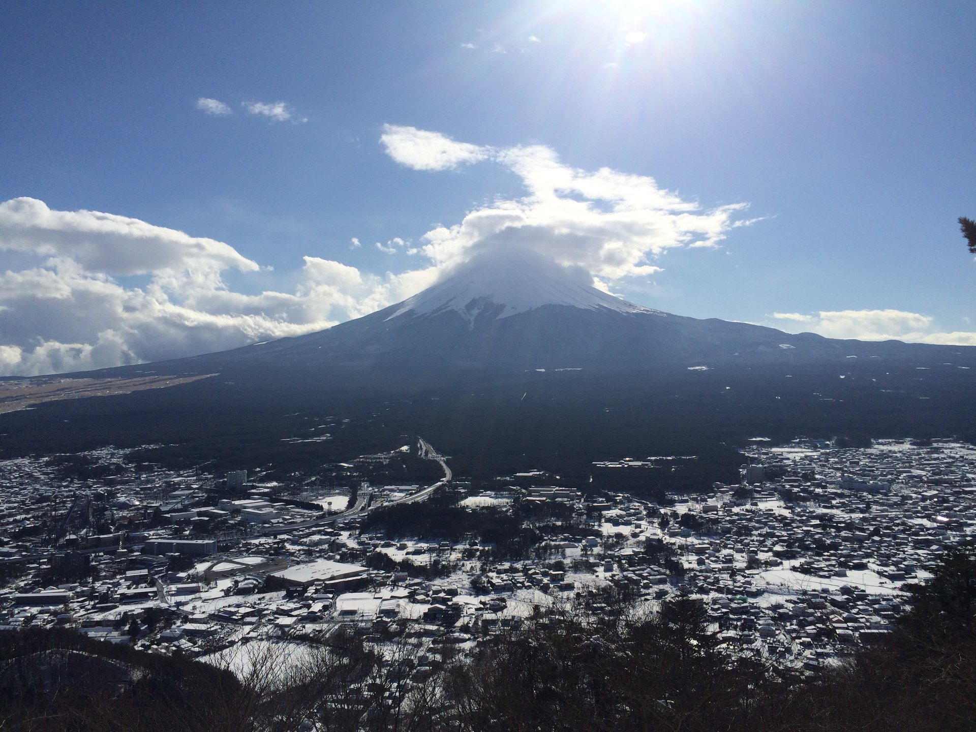山梨・河口湖周辺で富士山尽くしの1泊2日のプチ旅行プラン（河口浅間神社、カチカチ山ロープウェイ）
