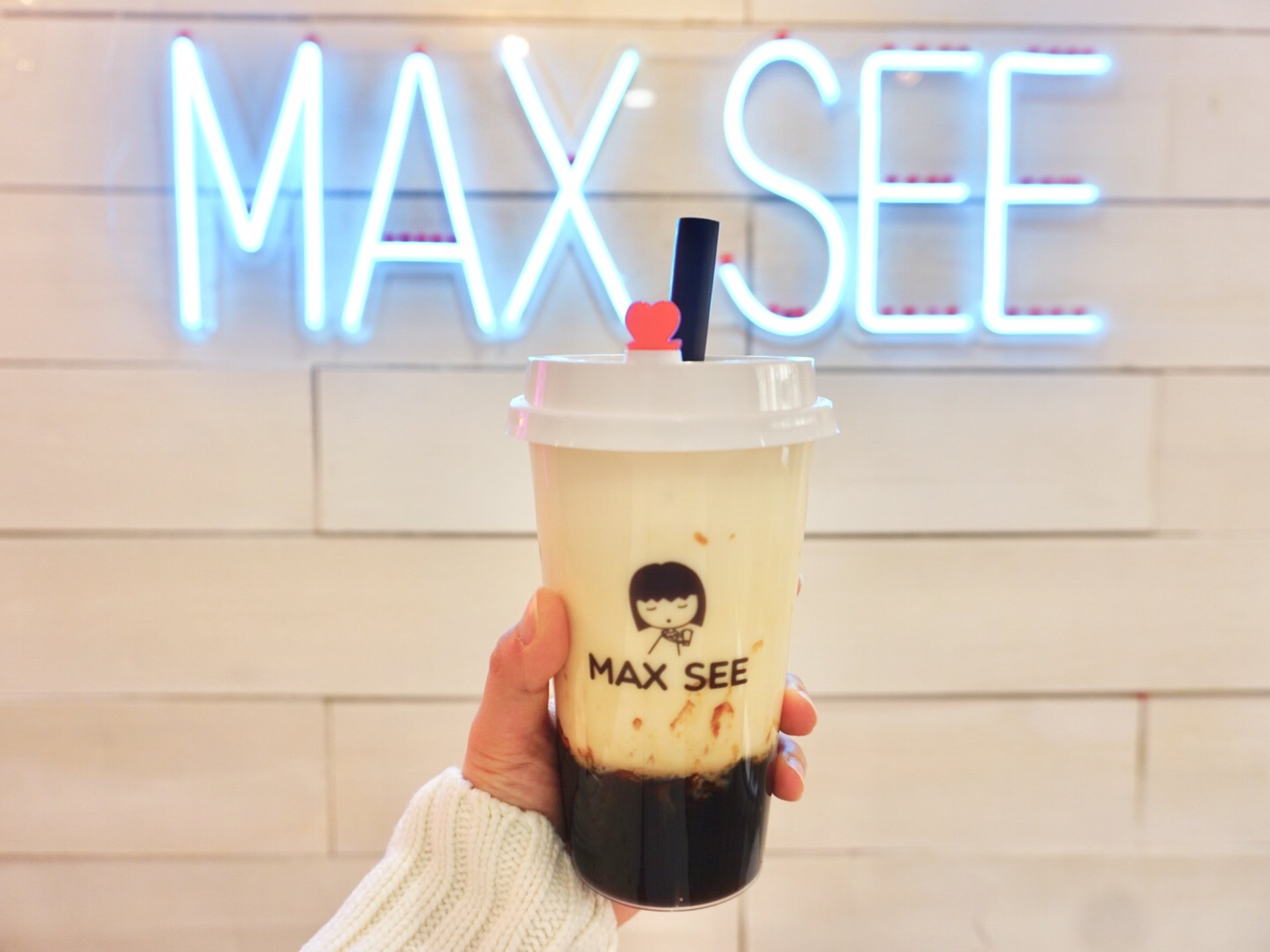 タピオカ好き集まれ♡下町蒲田で飲めるネオン×タピオカ専門店「MAX SEE」