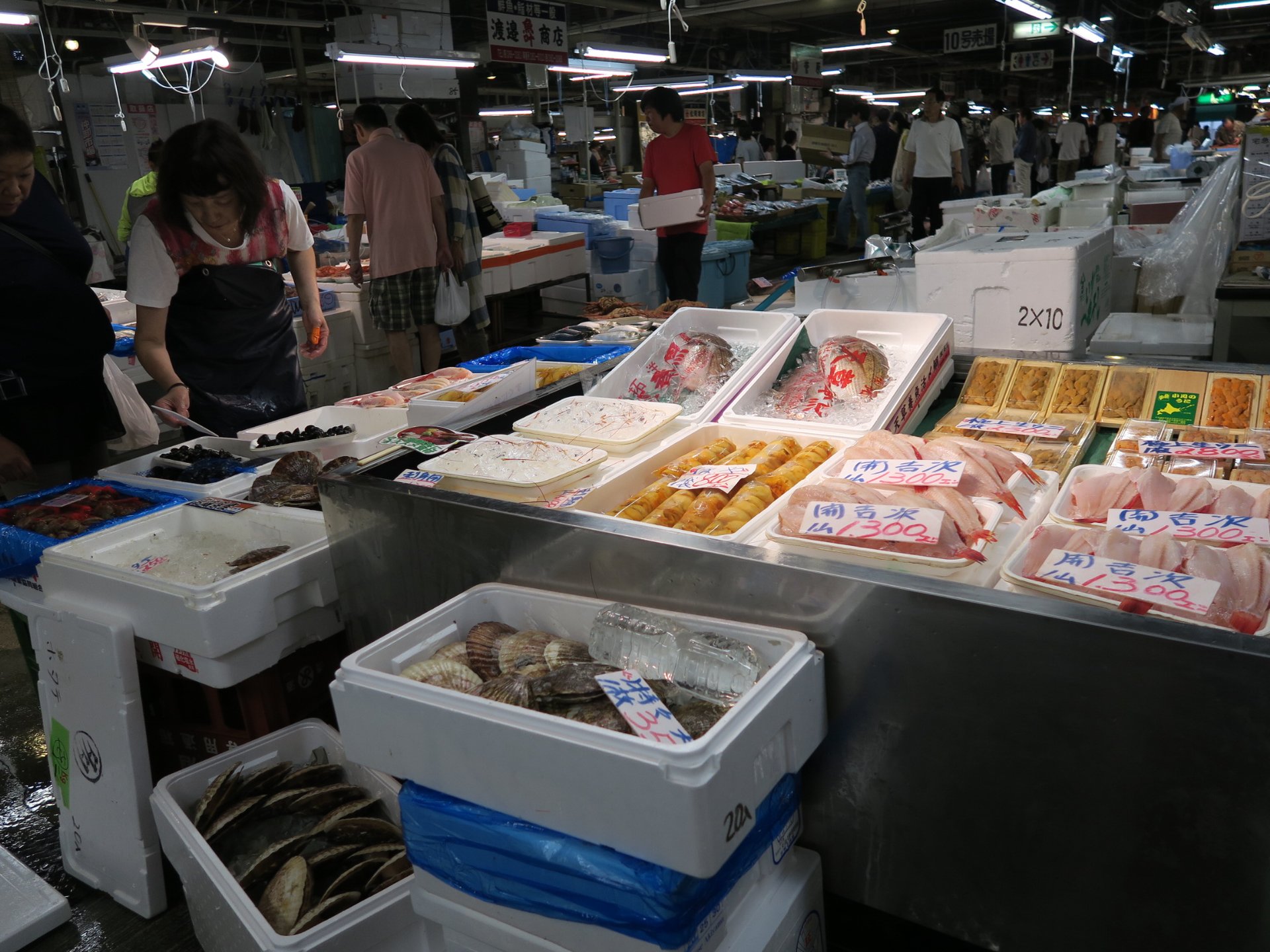 塩釜仲卸市場 マイ海鮮丼コーナー