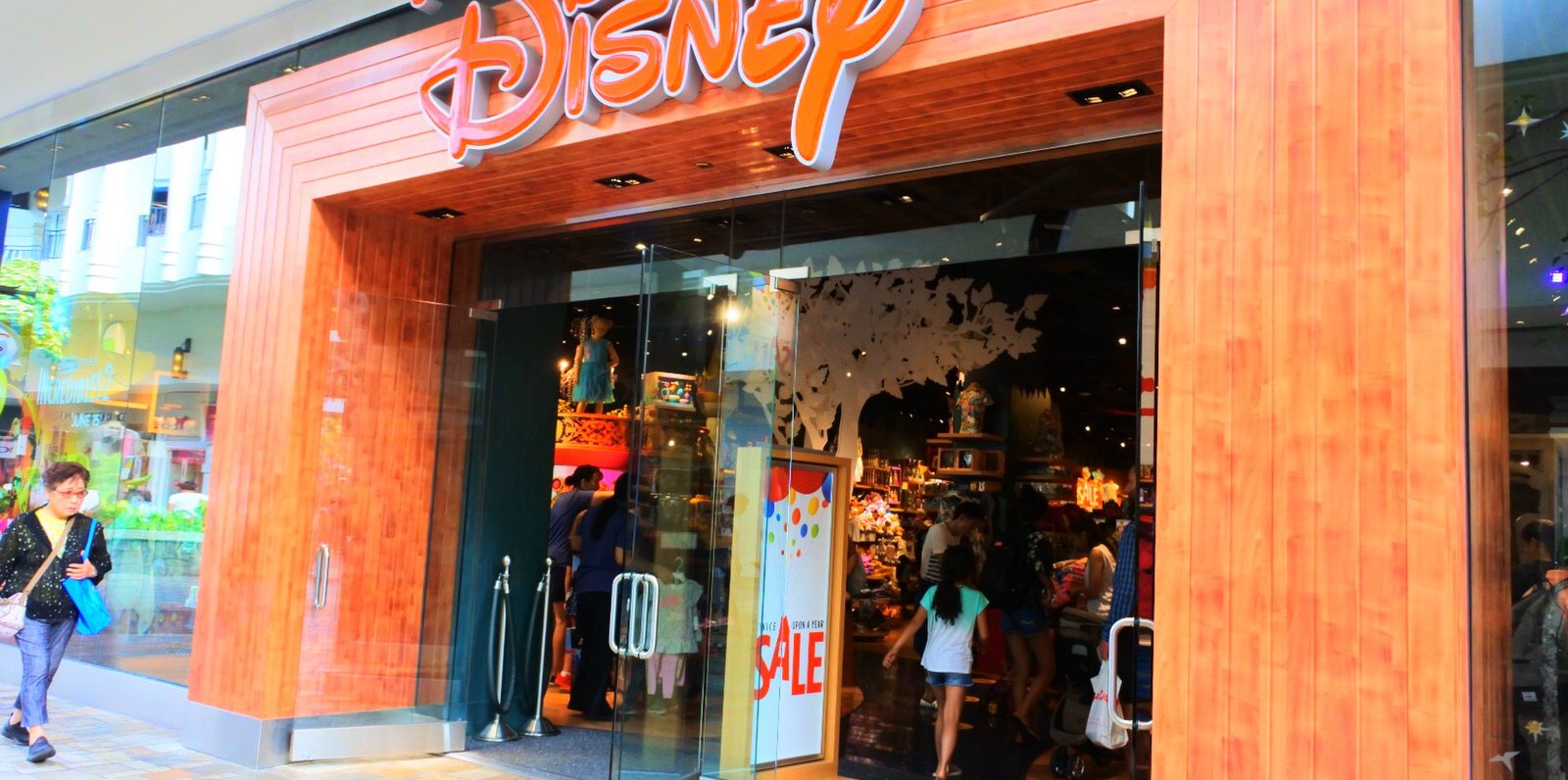 Disney store ALAMOANA