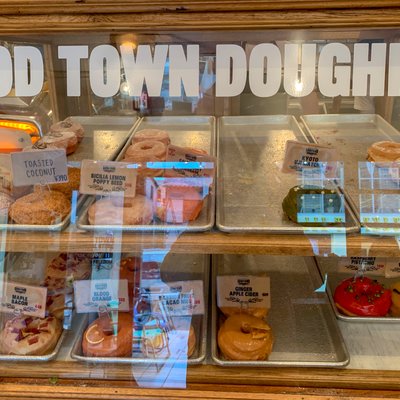 【閉店】GOOD TOWN DOUGHNUTS（グッドタウンドーナツ）