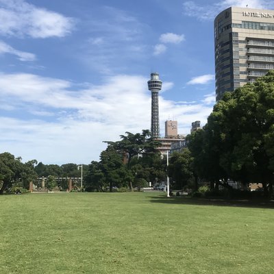 横浜マリンタワー