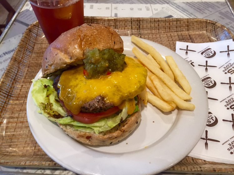 池袋駅直結 サラダバー付 J S Burgers Cafe のランチはお野菜食べ放題でヘルシー Playlife プレイライフ