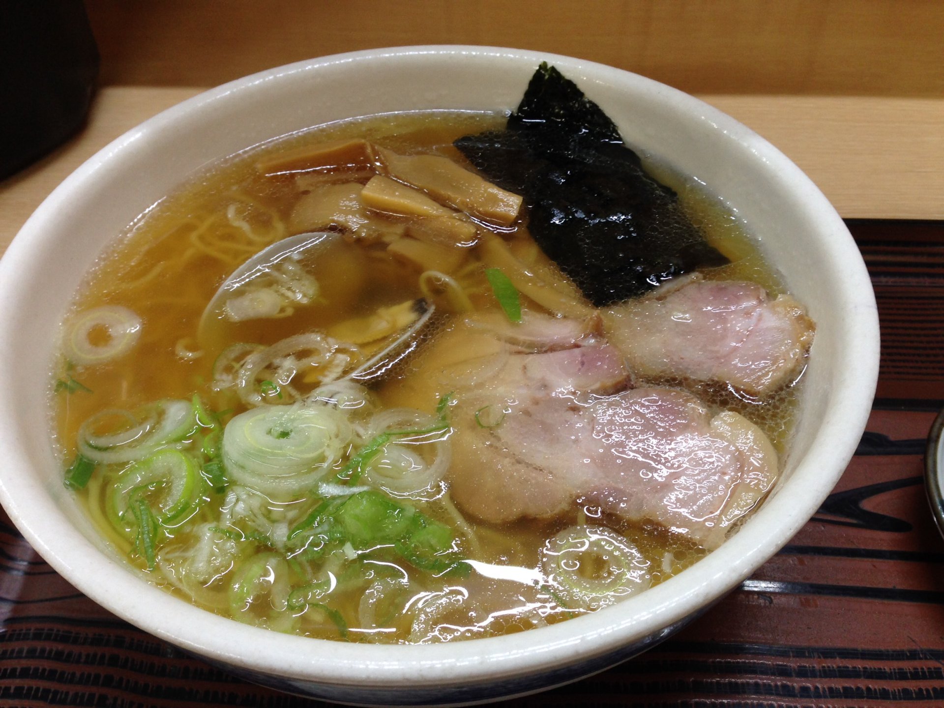 【釧路】スープまで飲み干すおいしさ♪　魚醤ラーメン「魚一（うおっち）」