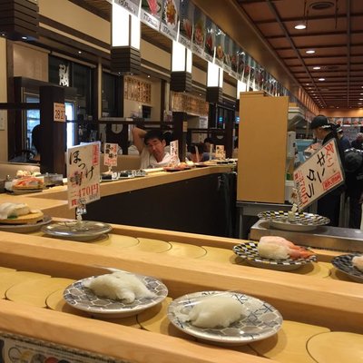 回転寿司 まるかつ水産 豊川店