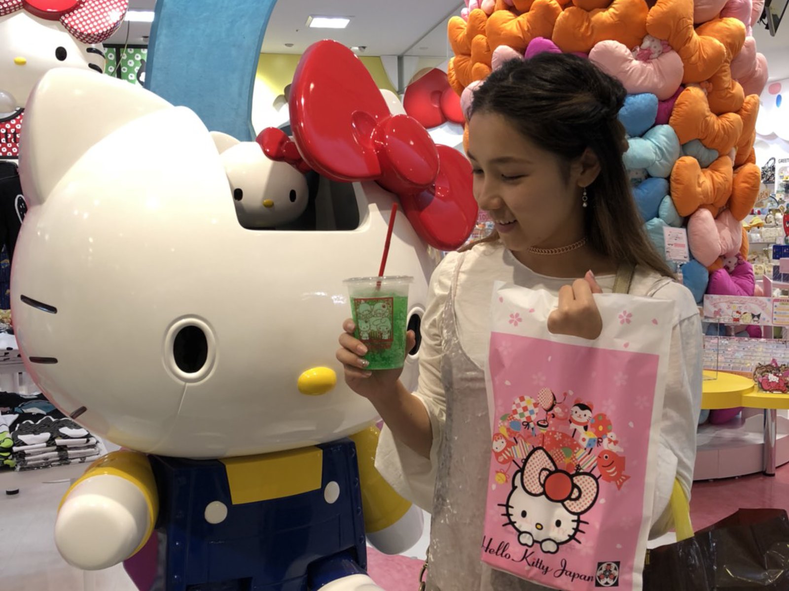 HELLO KITTYのこんがり焼 ダイバーシティ東京プラザ店