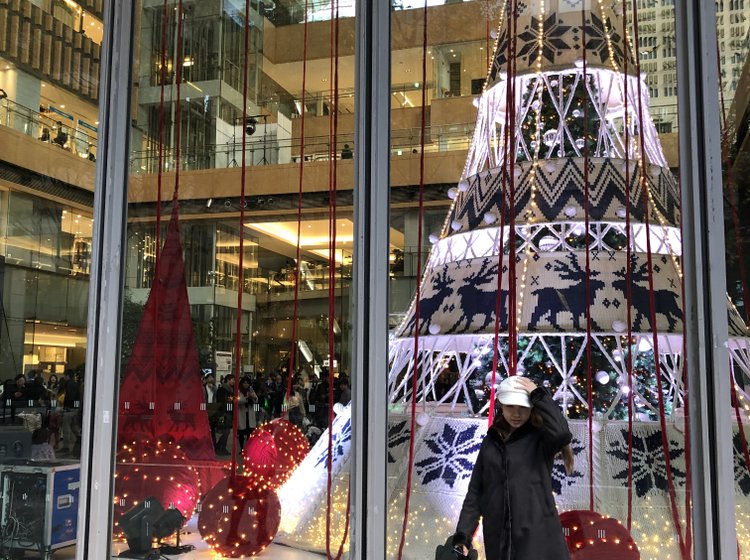 丸の内が北欧雰囲気 有楽町から東京駅さんぽ中に出会ったクリスマスイルミネーション Playlife プレイライフ