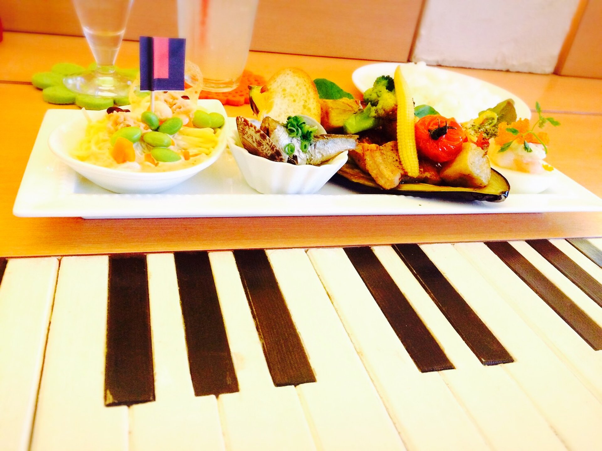 【熊本】テーブルがピアノ！！？？プチ女子会にピッタリなかわいいカフェ”Rhythm"