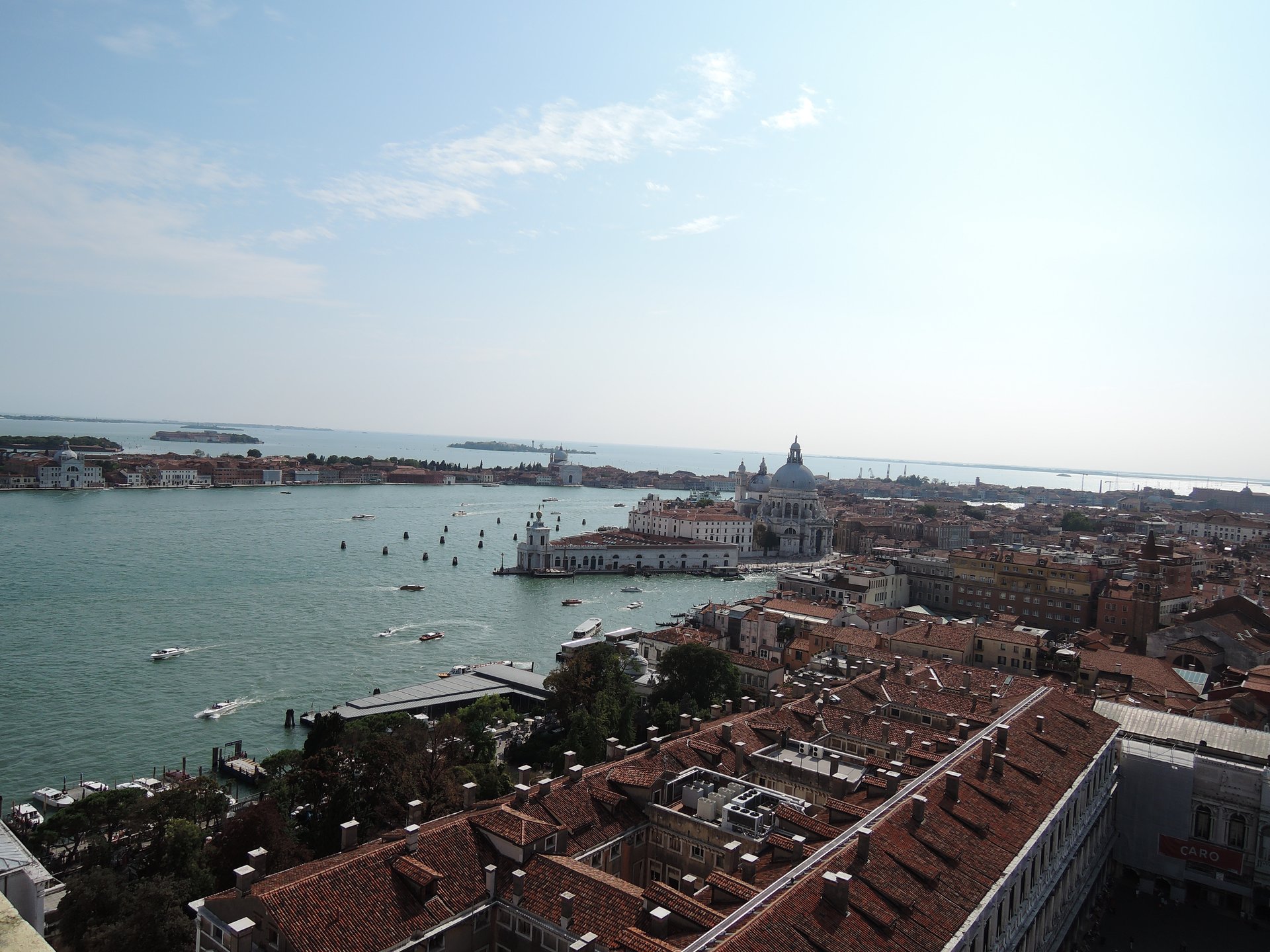 【人生で一度は絶対訪れたい観光地】水の都ヴェネチアへ行こう！車が走らない水上の街で移動手段は船のみ？