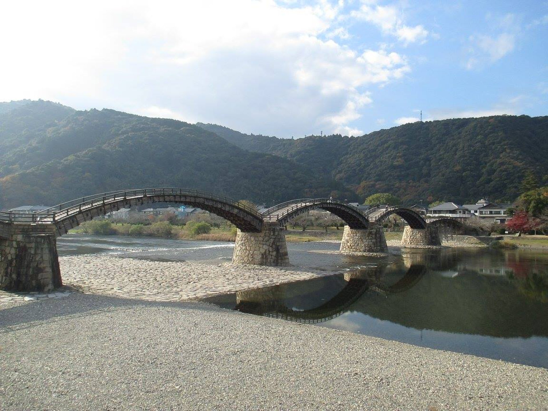 日本三名橋で有名！！山口県岩国市を流れる錦川「錦帯橋（キンタイキョウ）」に行かなきゃ損！！ 