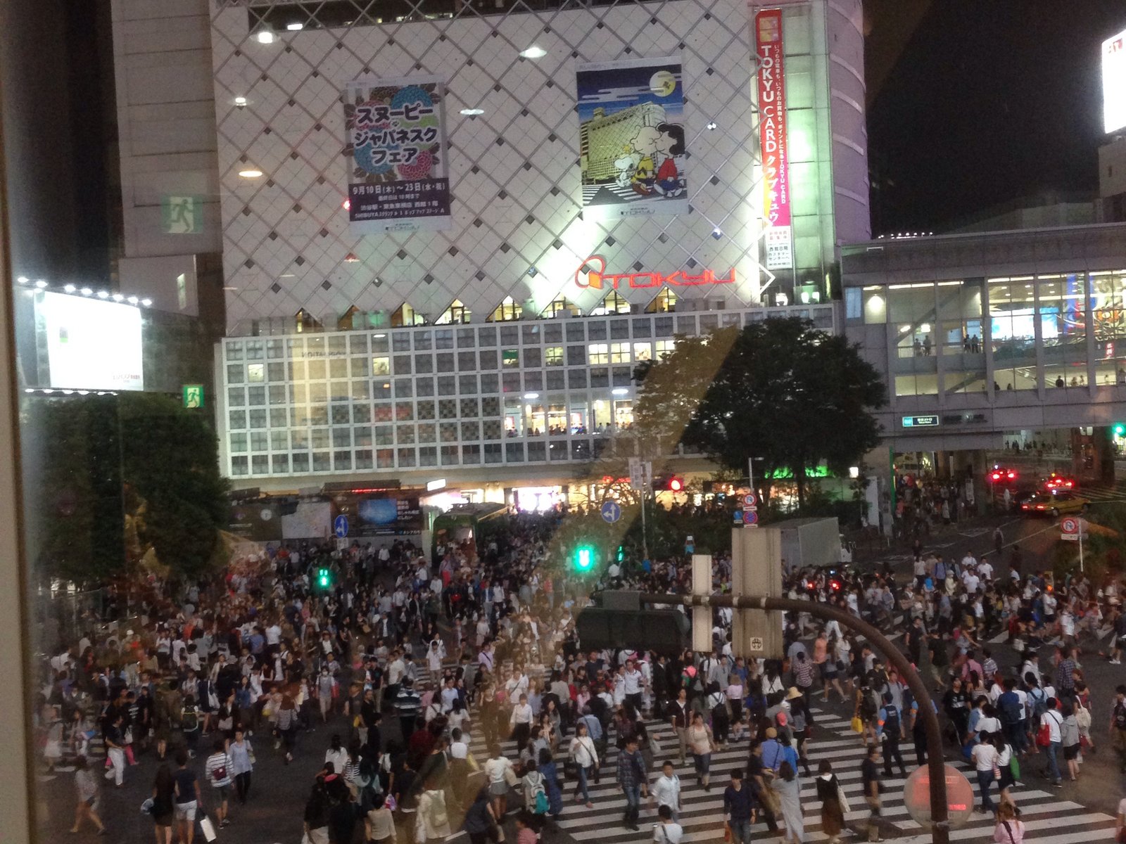 渋谷駅前スクランブル交差点