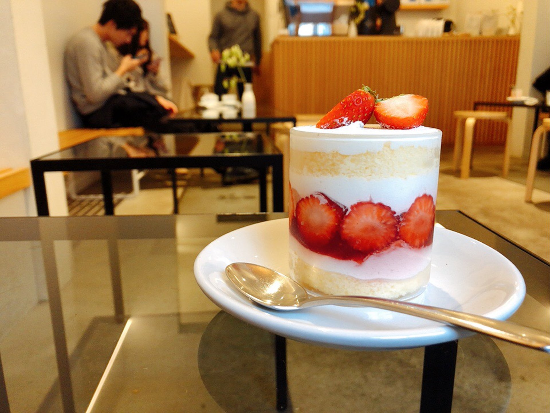 笹塚でおしゃれなカフェを発見！かわいくて美味しいグラスケーキをいただこう◎