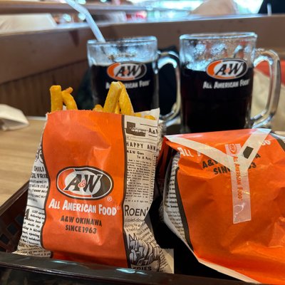 A&W 牧港店