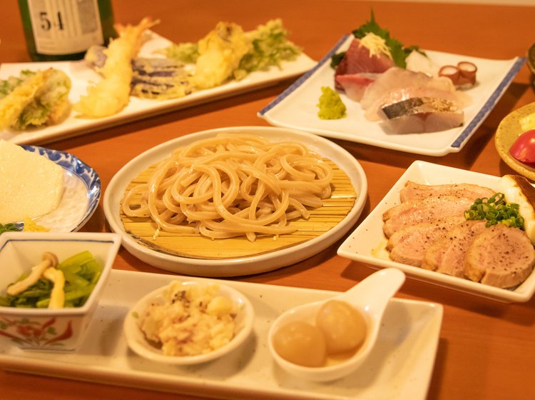 江戸時代のうどんを再現 錦糸町の居酒屋 石臼挽きうどん しゅはり は食通の友人も喜ぶお店だった Playlife プレイライフ