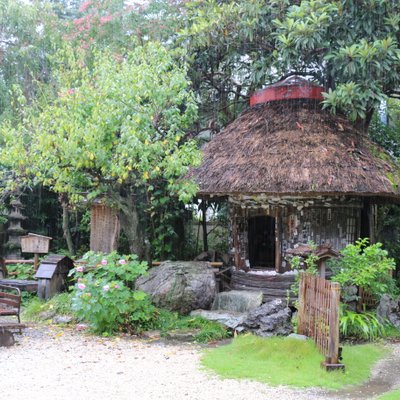 無量山 西光寺 (札所十六番)