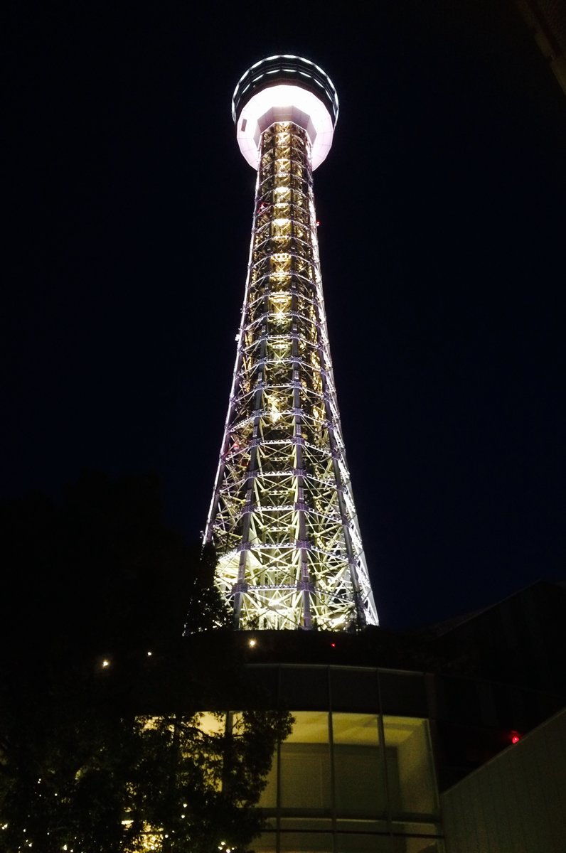 横浜マリンタワー