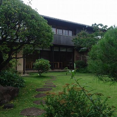 角川庭園・幻戯山房（すぎなみ詩歌館）