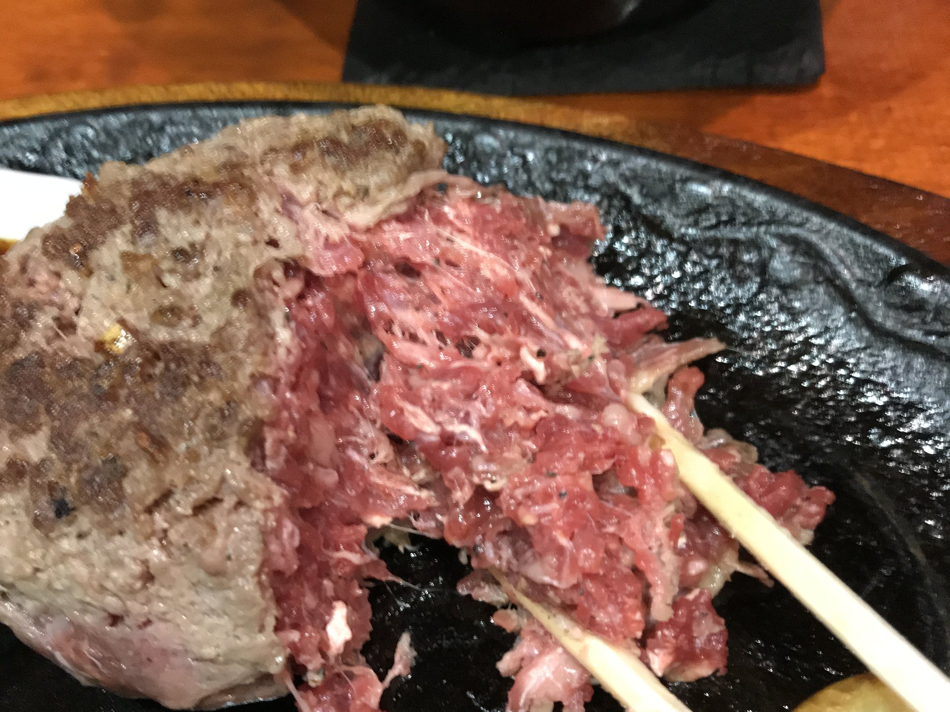 日本初！生肉から手焼きする濃厚なうまみのハンバーグ！チーズフォンデュも登場！横浜の関内に誕生！