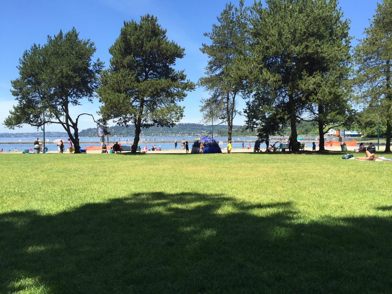 ピザ ピクニックデート コスパよし 夏は湖を眺めながらのんびりまったりピクニックデートがおすすめ Playlife プレイライフ