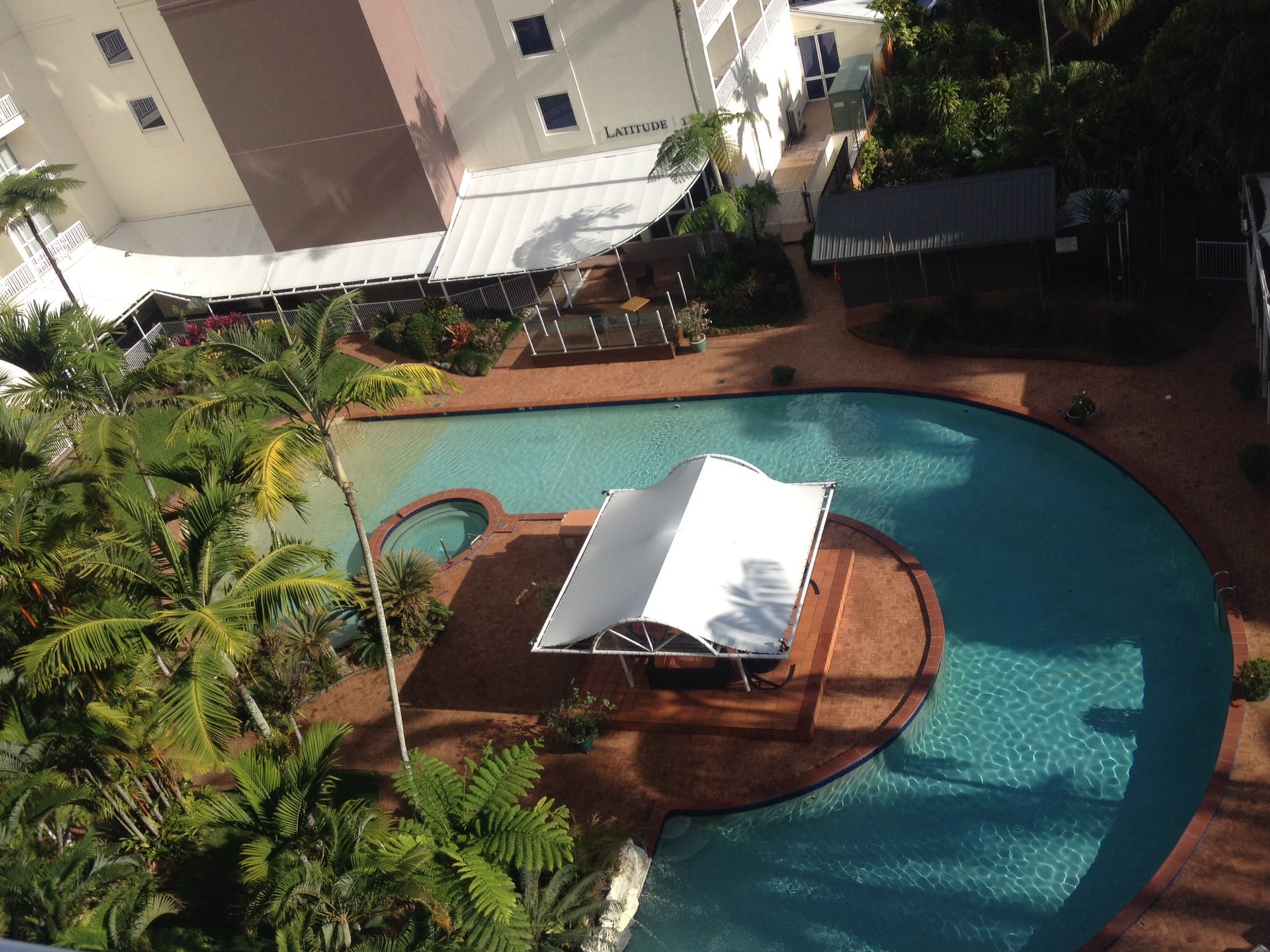 【Rydges】海沿い&1万円代の豪華ホテル泊❤︎リゾート感溢れる南国プール‼︎バルコニー付客室