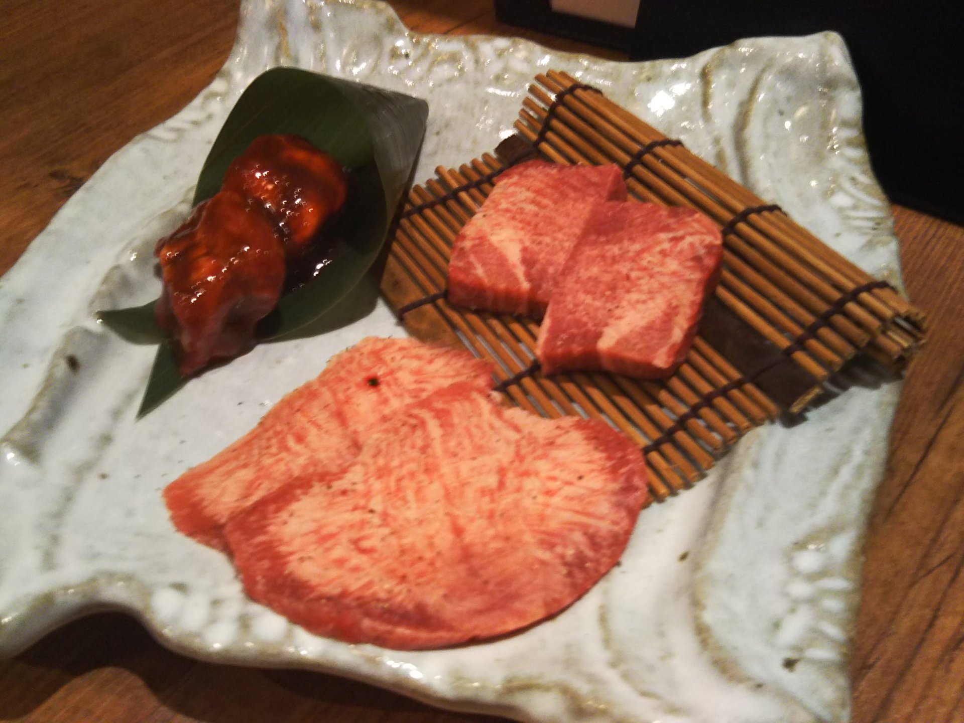 うまい！赤坂見附の炭火焼肉ぶちで食べるコスパ最高の焼肉！