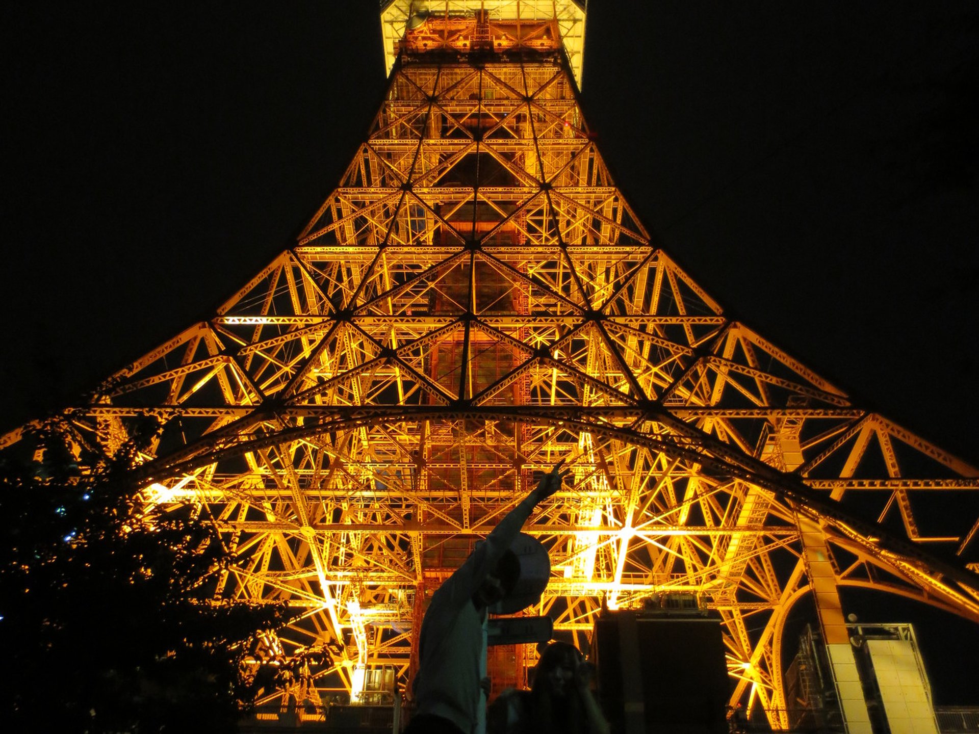 夜遊び失敗!?東京タワーとスカイツリーへドライブ！どっちが高いのか見比べてみた。