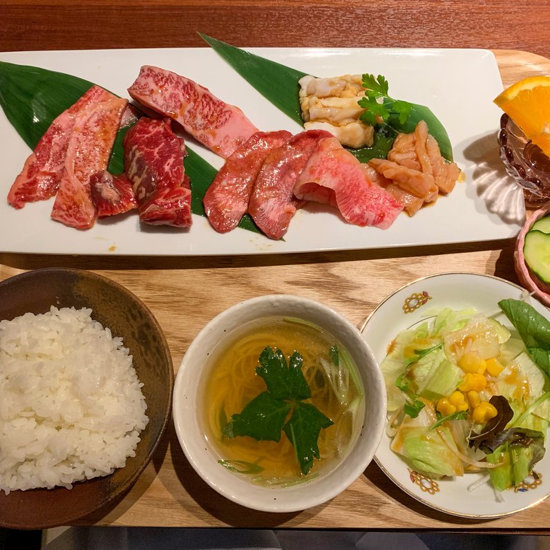 焼肉しゃぶしゃぶシャンボール