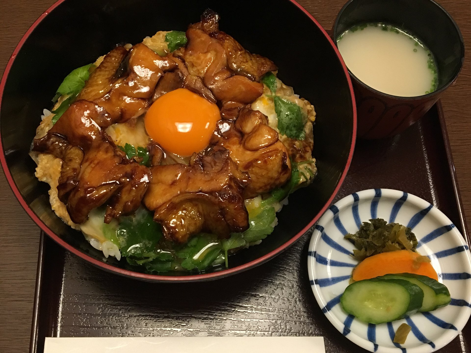 天神ビル地下で賑わう水炊き専門店【博多水炊き 新三浦】観光客から仕事帰りまで